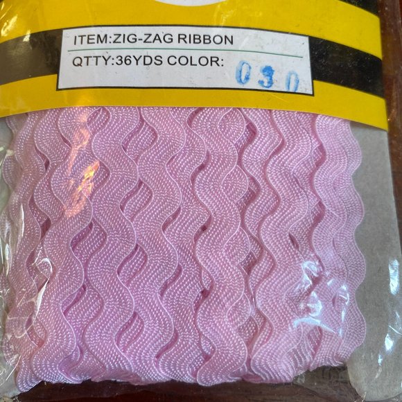 Soft Pink 6mm Ric Rac Trim - Picture 2 of 2